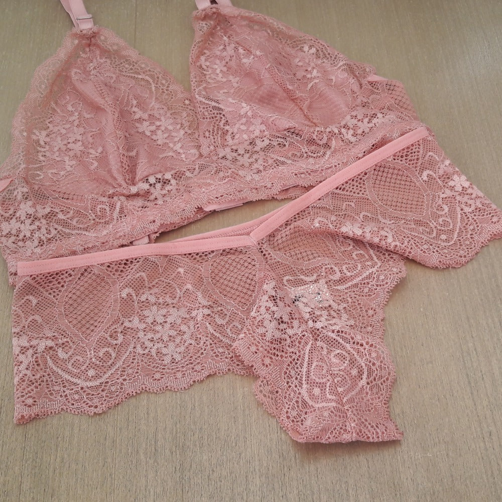 Conjunto Lingerie - Renda Trabalhada sem Bojo