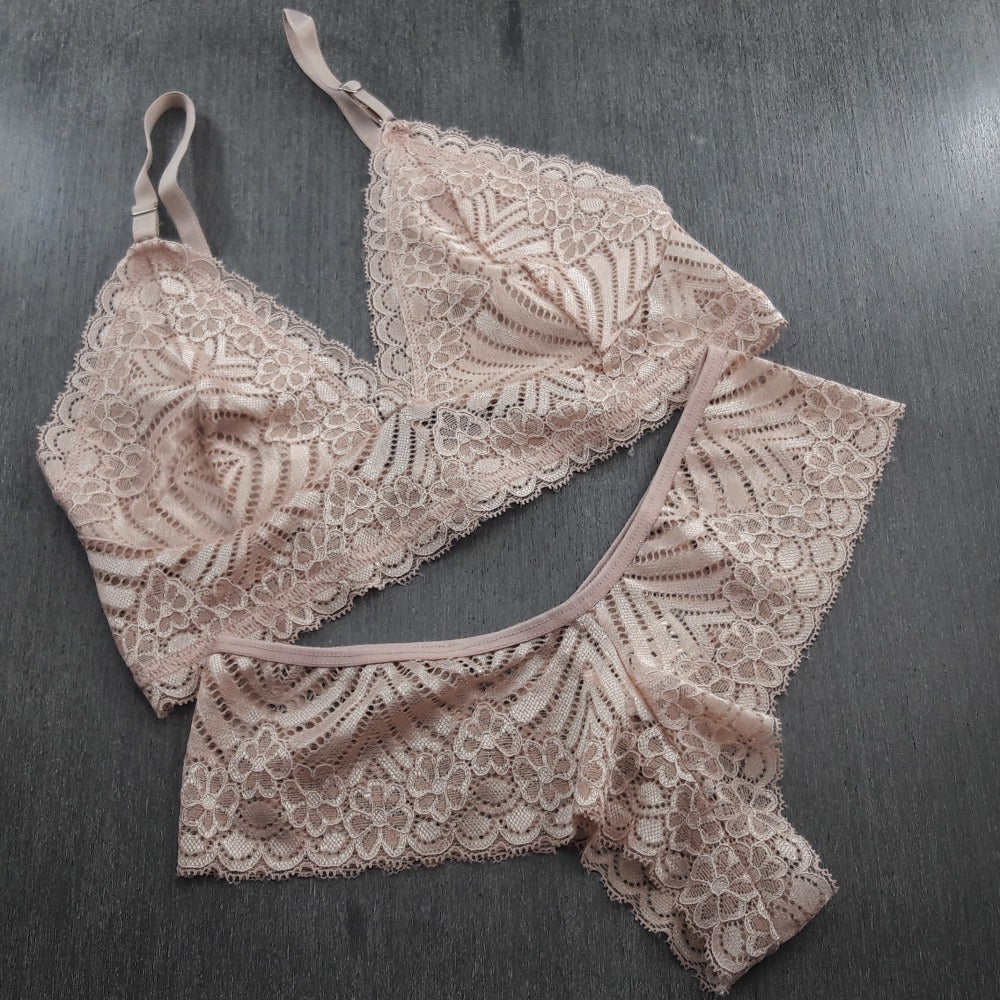 Conjunto Lingerie - Renda Trabalhada sem Bojo