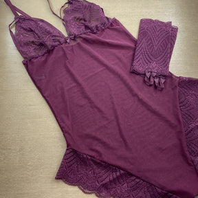 Body Tule - Design Sensual e Luvas de Renda dando Toque de Glamour