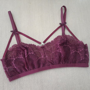 Sutiã em Renda - Modelo Strappy com Tiras na Parte Frontal