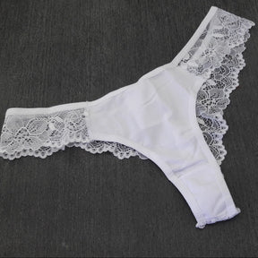 Calcinha Lisa - Com Renda Sofisticada e Sensual