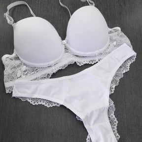 Lingerie Vermelho - Conjunto Atemporal Com Bojo e Renda Delicada