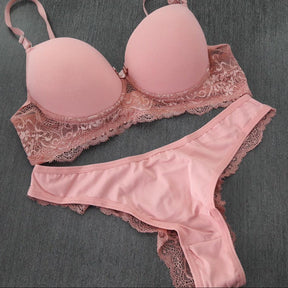 Lingerie Vermelho - Conjunto Atemporal Com Bojo e Renda Delicada