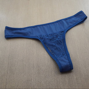 Calcinha Microfibra Lisa - Modelo Fio e Detalhe em Renda