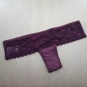 Tanga Fio Dental - Cintura Baixa Laterais em Renda