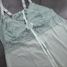 Camisola Plus Size - Microfibra de Poliéster Liso e Laço de Cetim