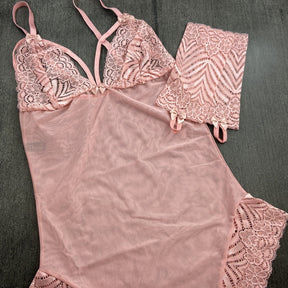 Body Tule - Design Sensual e Luvas de Renda dando Toque de Glamour