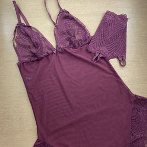 Body Tule - Design Sensual e Luvas de Renda dando Toque de Glamour