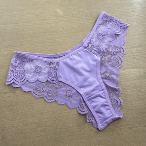 Calcinha Lisa - Com Renda Sofisticada e Sensual